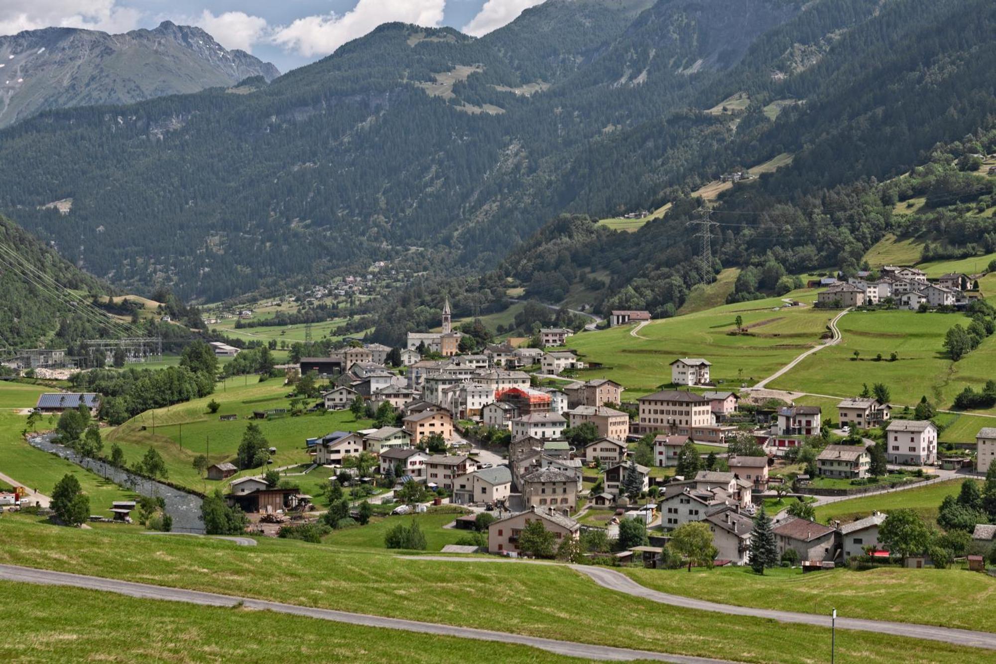 Ristorante Pensione Chalet Stazione Poschiavo Zewnętrze zdjęcie